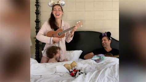 John Stamos attempts to sing 'It's a Small World' with family -- but it ...