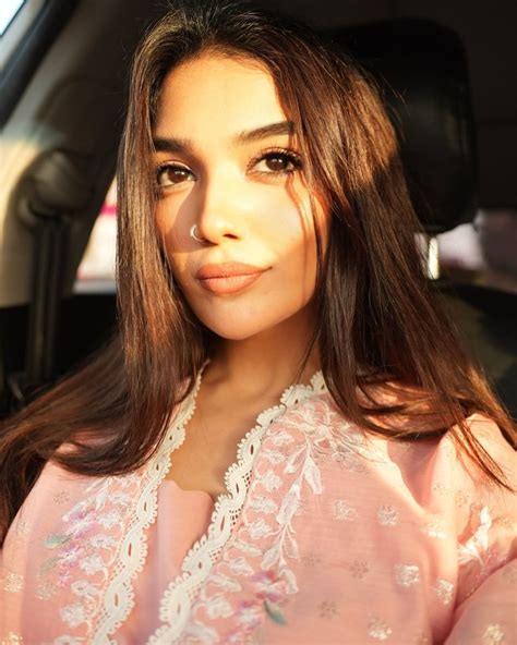 Romaisa khan (@romaisa.khan._) • Instagram photos and videos