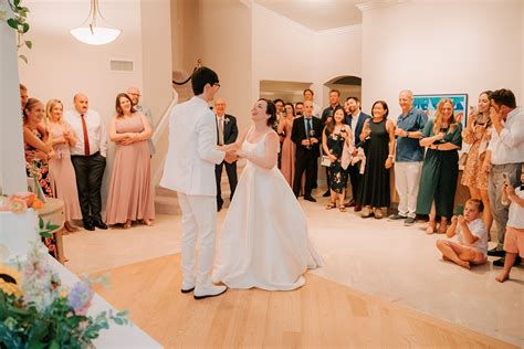 Small Weddings: How to Celebrate Without a Bridal Party Trend