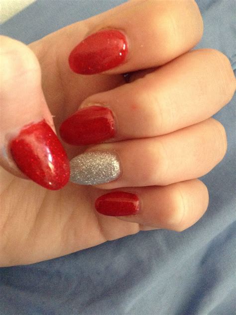 simple christmas nails idea