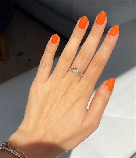 7 Cute Nail Colors We're Seeing Everywhere | Who What Wear