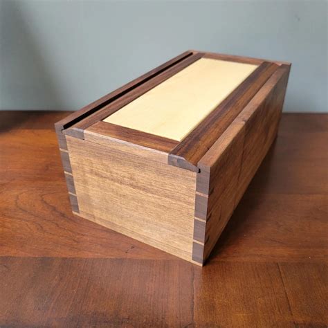 finished  lid  box rwoodworking