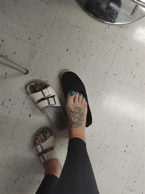 876 best u/beebinisky images on Pholder | Public Feet Pics, Butts And