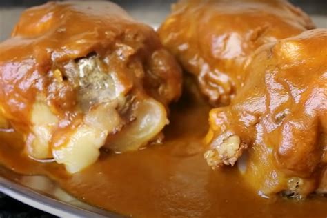 codillo en salsa  plato tradicional cocinagaditanaes