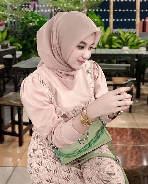 salma salsha atsalmasalr foto  video instagram hijab chic