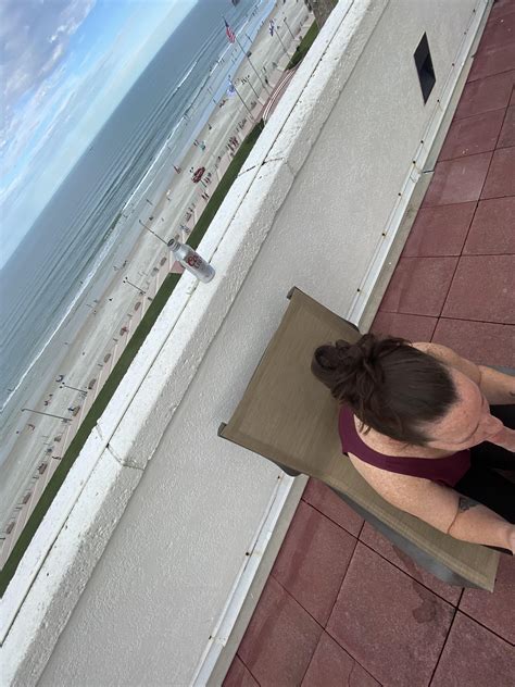 He enjoyed the view : r/Blowjobs