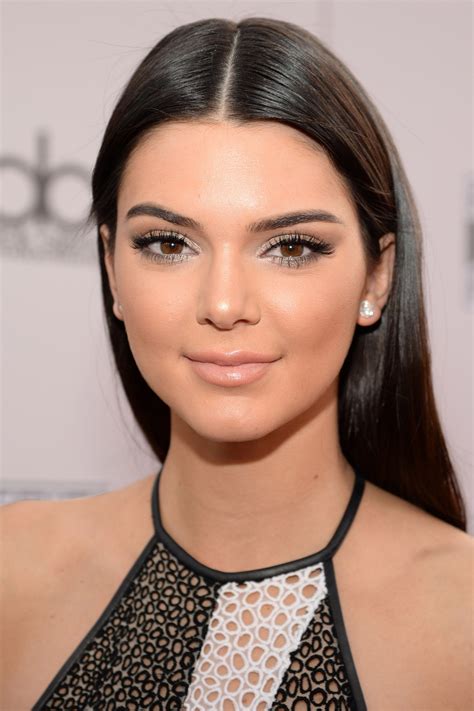 Top 10 Hottest Women Celebrities You NEED To Follow On Instagram Right Now! Image 12