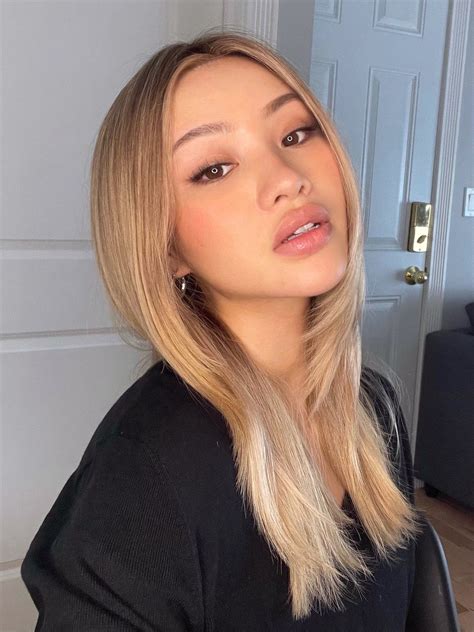 Pin by 𝑐ℎ𝑒𝑟𝑟𝑖 🍒𝜗𝜚 on Hair styles 💇🏻‍♀️💗 | Tan skin blonde hair, Blonde