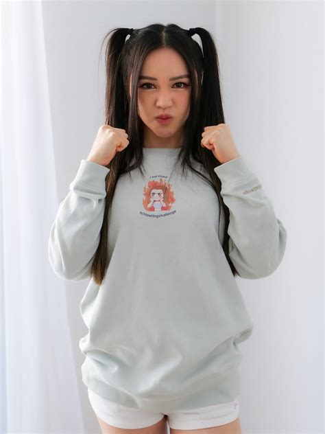 Crew Necks – Chloe Ting (US)
