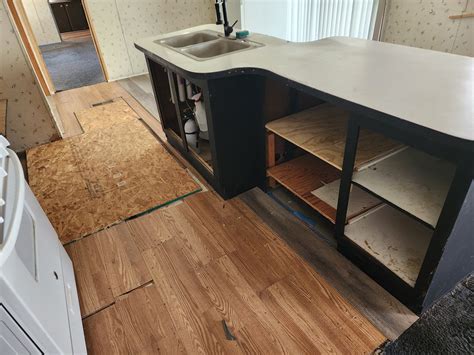 1998 3 Bed 2 Bath Singlewide Located in Four Hills Mobile Home Park