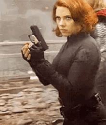Scarlett Johansson Avengers Stuhl Gif Scarlett Johansson Black Widow