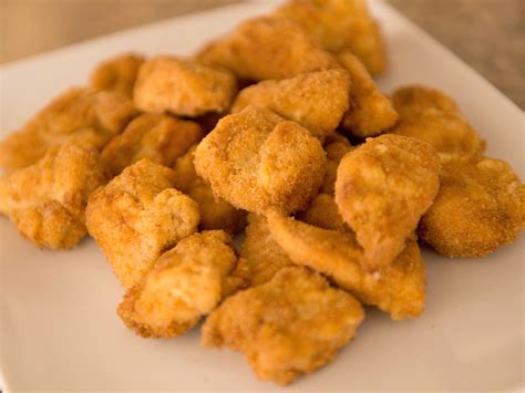 chicken nuggets rezept knusprige chicken nuggets selber machen iydick