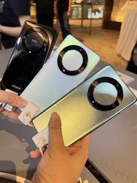 新机 I 手机掉落地上也不用怕！HONOR X9a 5G被车碾过屏幕也没问题！ | XUAN