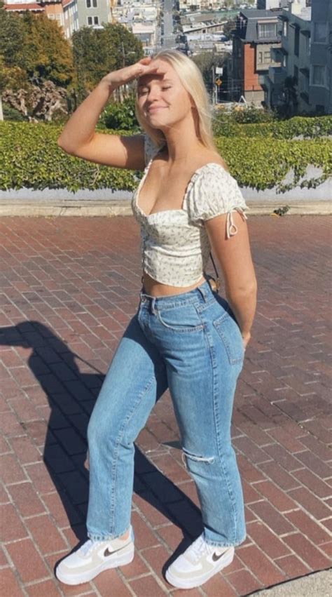 (iktr) Cute Blonde Great Body : r/HotGirlNextDoor