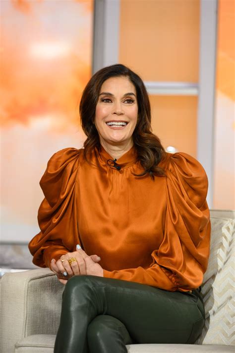 Who is former NFL cheerleader Teri Hatcher? | The US Sun