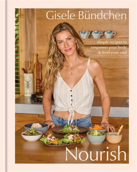 gisele buendchen shares  recipes   daily smoothie pesto chicken
