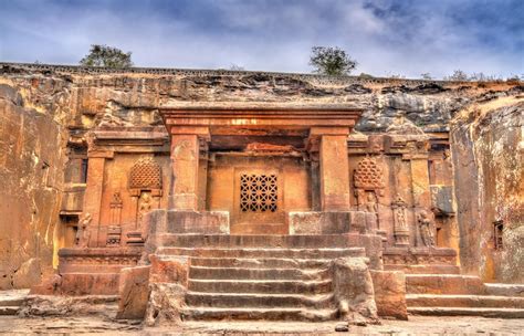 premium photo  dashavatara hindu temple cave    ellora