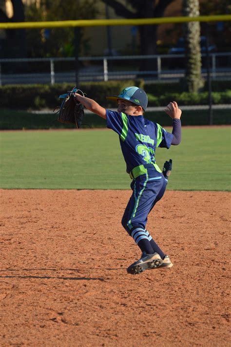 Programs - Hobe Sound Lightning Baseball