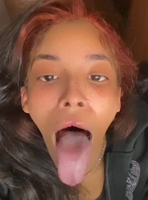 breath smell ebony throat show thisvidcom