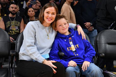 Jennifer Garner and Son Samuel Have Sweet Night Out at Lakers Game | Access
