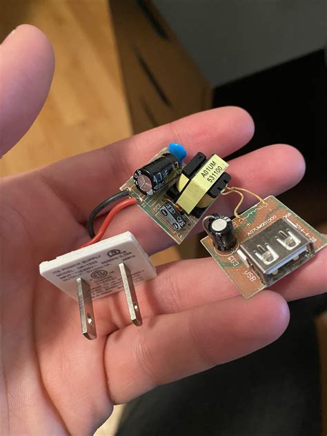 wondering whats   usb plug rmildlyinteresting