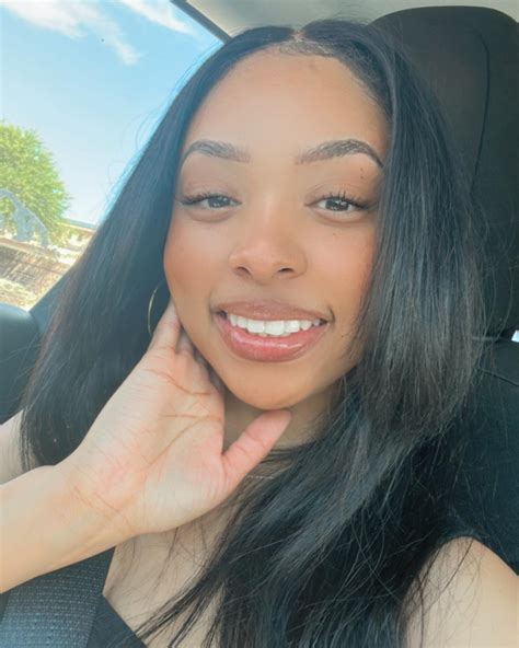 Keeks Jeanie | Been feeling real makarios lately 💚 | Instagram