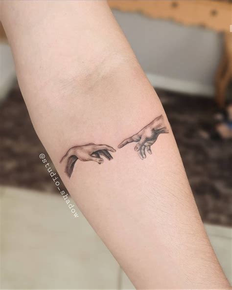 Tatuagem A Criação De Adão - A criação de Adão tattoo | Tatuagens legais masculinas, Tatuagens ...