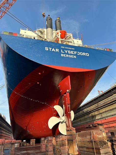 New coating tech will protect the hull of ships for decades 33