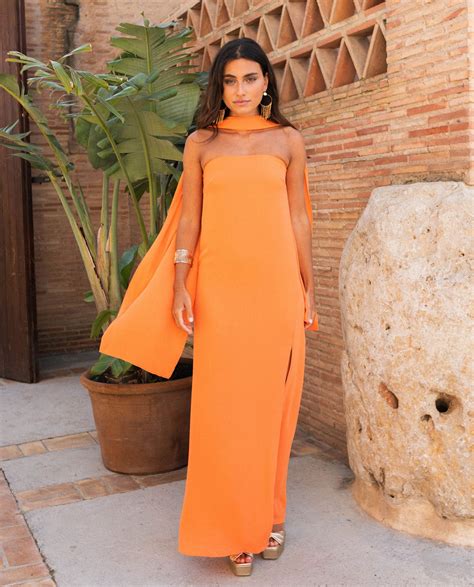 Vestido Palabra de Honor Naranja con Foulard | Invitadas THE-ARE