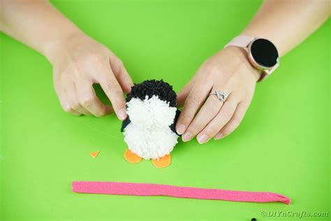 Adorable Pom Pom Penguin Winter Decoration - DIY & Crafts