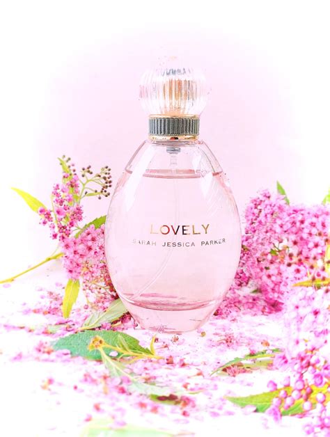 Lovely Sarah Jessica Parker perfume - a fragrância Feminino 2005