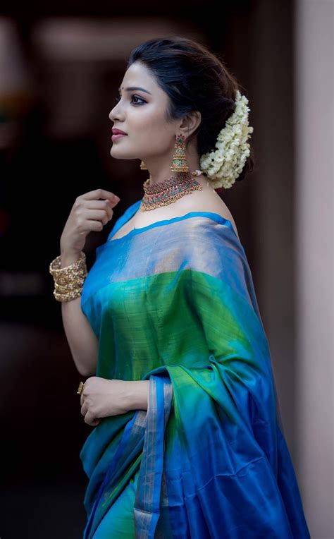 Saree Girl Wallpapers - Wallpaper Cave