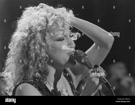 Bette midler the rose hi-res stock photography and images - Alamy