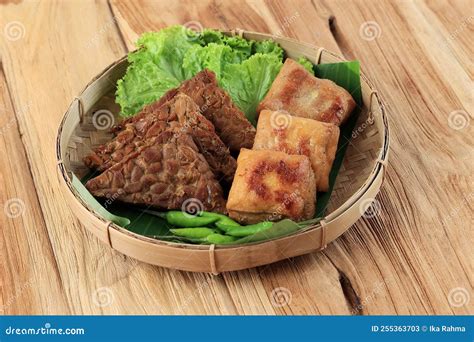 Tahu Tempe Bacem. Tofu and Tempeh with Sweet Spices Stock Image - Image of fried, traditional ...