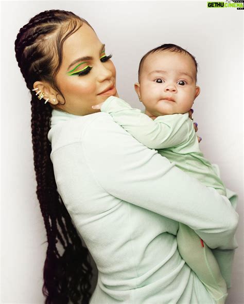 Natti Natasha Wiki, Biography, Age, Gallery, Spouse and more