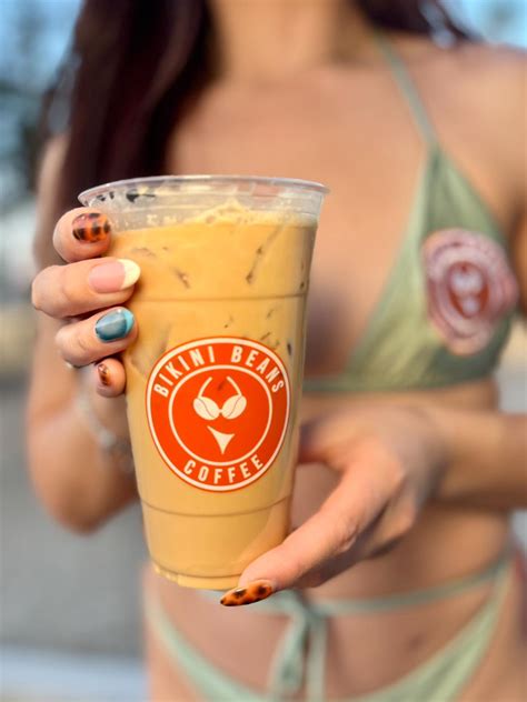 Bikini Beans Coffee - Mesa location White chocolate + Macadamia Nut = 😍