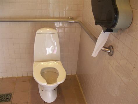 Toilet,toilets,bathroom,restroom,latrine - free image from needpix.com