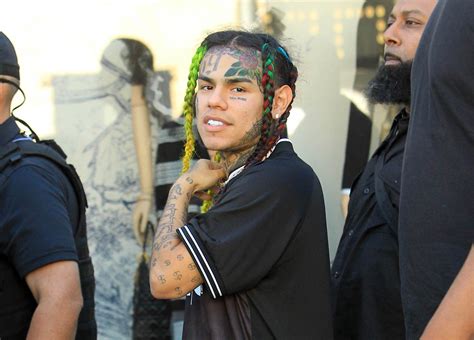 Tekashi69's lawyers say rapper isn’t paying legal bills