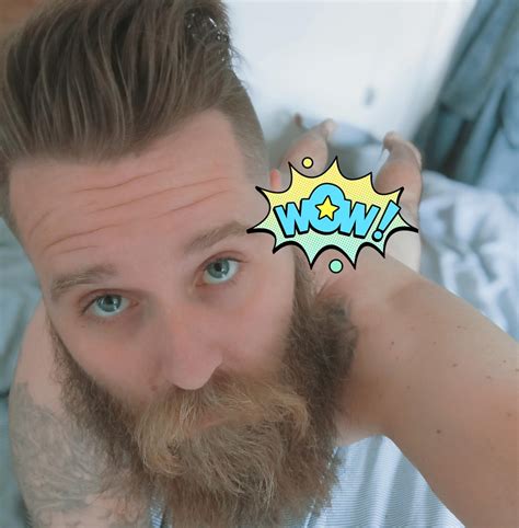 Bi guy showing off all on onlyfans, 100s of pictures and videos. Come