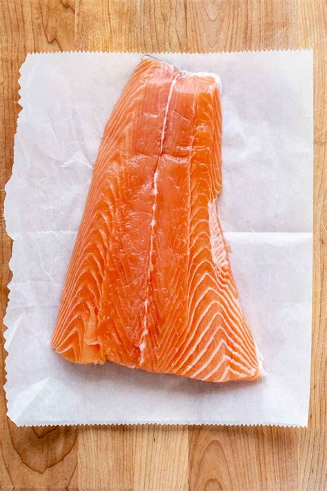 How to Descale a Salmon: A Step-by-Step Guide