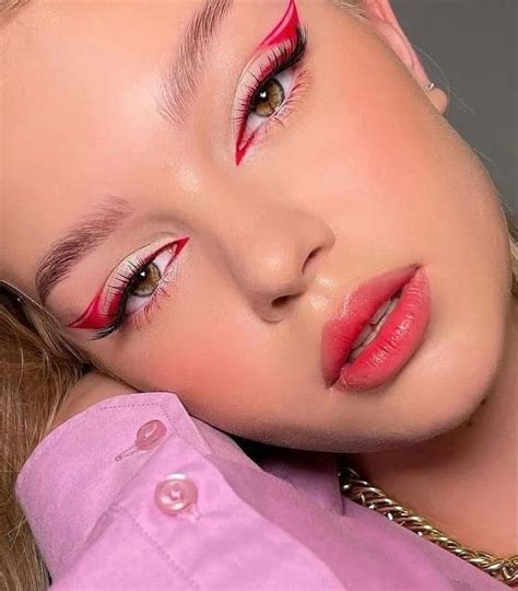 Pin by Elina on Make up ideas | Monochromatic makeup, Eye makeup ...