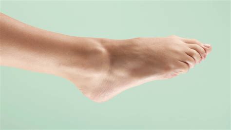 ankles  running   paying  attention