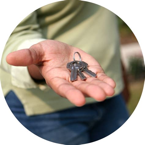 property managers choose handytrac  secure key control