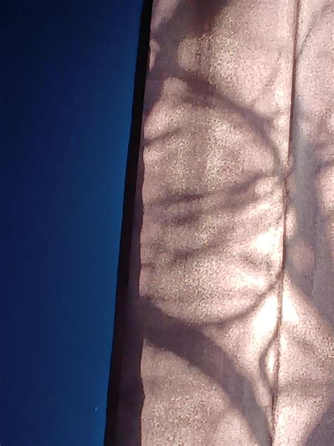 Shadow looks like face : r/Pareidolia