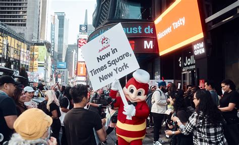 Jollibee opens store in Times Square, New York | GMA News Online