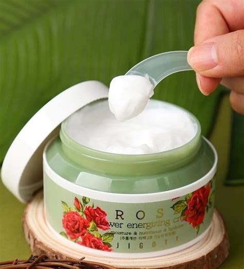 Тонизирующий крем для лица с экстрактом розы Jigott Rose Flower ...