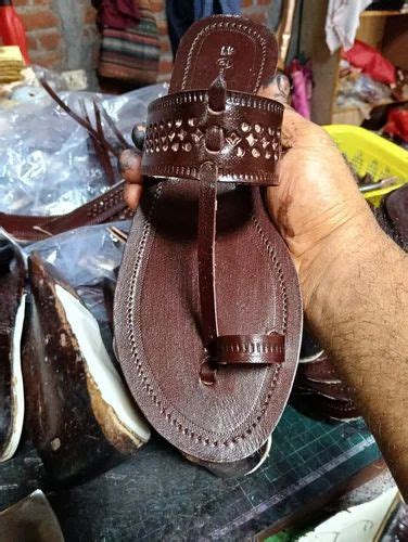 kolhapuri chappal men traditional kolapuri chappals  faridabad