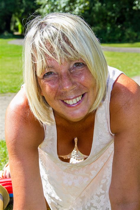 Mature downblouse | Flickr