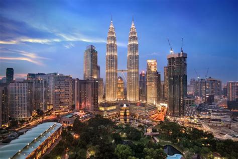 kuala lumpur malaysia  crazy tourist