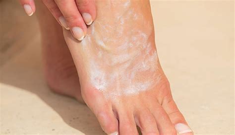 5 Must Try Home Remedies To Treat Dry Feet - lifeberrys.com